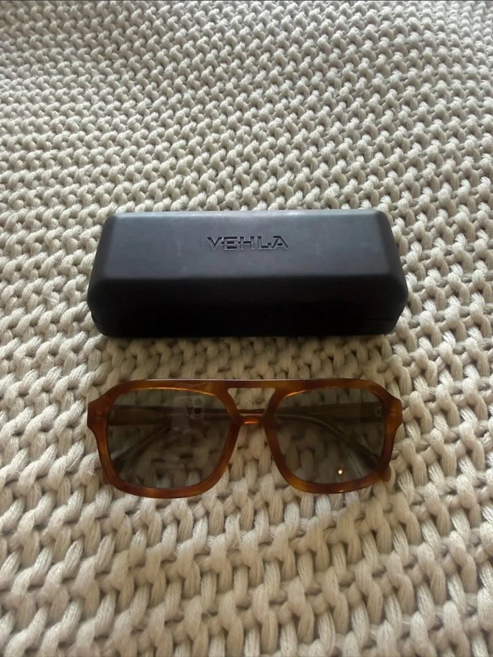 VEHLA Dixie Tort/Graphite sunglasses